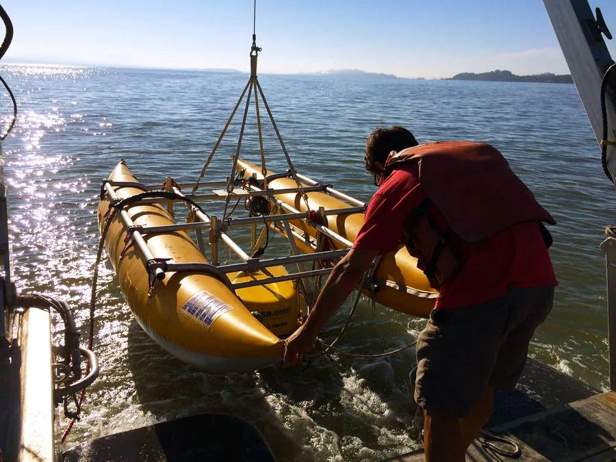 Chirp sub-bottom profiler deployment from a survey vessel
